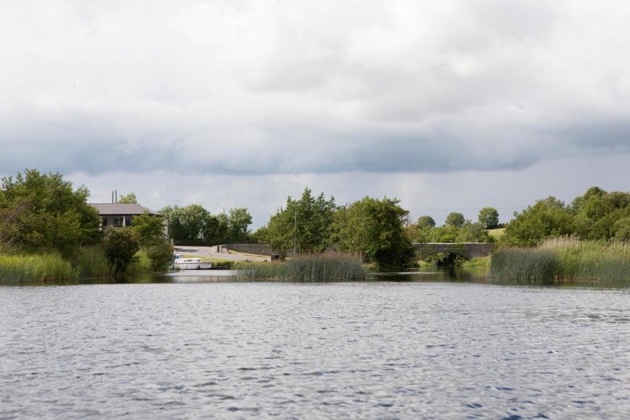 Vila Inviting 4-Bed House In Strokestown Exteriér fotografie